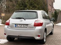 Gebraucht Toyota Auris 132 PS (97 kW) 2012 Silber Limousine
