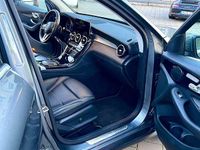 Gebraucht Mercedes GLC300 194 PS (142 kW) 2022 Grau SUV