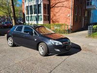 Second-hand Opel Astra 140 CP (102 kW) 2012 Negru Berlinǎ