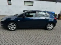 Gebraucht Opel Astra Design Edition 101 PS (74 kW) 2011 Ozean blau (p2) Kleinwagen