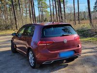 Gebraucht VW Golf VII 131 PS (96 kW) 2019 Rot Limousine