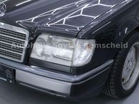 Second-hand Mercedes 220 150 CP (110 kW) 1993 Negru Coupe