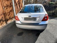 Gebraucht Ford Mondeo 125 PS (91 kW) 2004 Grau Limousine