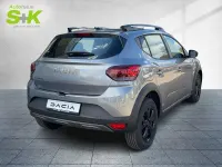 Gebraucht Dacia Sandero Extreme 111 PS (81 kW) 2025 Dolomitgrau (grau) Kleinwagen