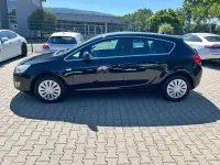 Gebraucht Opel Astra Cosmo 116 PS (85 kW) 2010 Schwarz Limousine