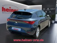Neu Seat Leon 150 PS (110 kW) 2025 Grau Limousine
