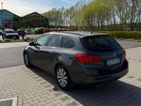 Gebraucht Opel Astra Edition 160 PS (117 kW) 2012 Grau Kombi