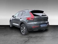 Neu Volvo XC40 Plus 163 PS (119 kW) 2025 Grau SUV