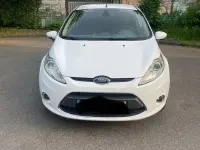 Gebraucht Ford Fiesta 96 PS (70 kW) 2011 Weiß Kleinwagen
