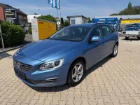 Gebraucht Volvo V60 Kinetic 114 PS (83 kW) 2015 Power blue / metallic Kombi