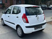 Gebraucht Hyundai i10 77 PS (56 kW) 2010 Weiß Kleinwagen