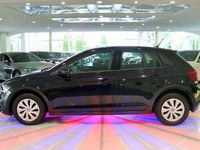 Gebraucht VW Polo Comfortline 90 PS (66 kW) 2019 Deep black perleffekt Kleinwagen