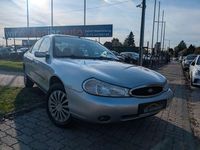 Usado Ford Mondeo Style 95 CV (69 kW) 1999 Gris Berlina