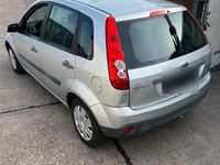 Gebraucht Ford Fiesta 80 PS (58 kW) 2007 Silber Kleinwagen
