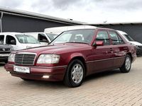 Gebraucht Mercedes E220 150 PS (110 kW) 1994 Rot Limousine