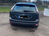 Gebraucht Ford Focus 100 PS (73 kW) 2008 Grau Limousine