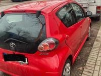 Gebraucht Toyota Aygo 68 PS (50 kW) 2014 Rot Kleinwagen