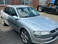 Gebraucht Opel Vectra 136 PS (100 kW) 1997 Silber Limousine