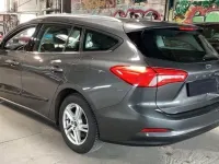 Używany Ford Focus Cool & Connect 120 KM (88 kW) 2020 Szary Kombi