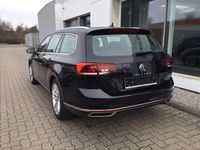 Gebraucht VW Passat Elegance 150 PS (110 kW) 2021 Schwarz Kombi