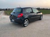 Gebraucht Renault Clio II 101 PS (74 kW) 2009 Grau Kleinwagen