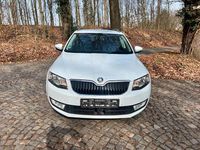 Gebraucht Skoda Octavia 150 PS (110 kW) 2016 Weiß Kleinwagen
