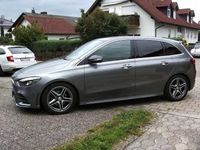 Gebraucht Mercedes B200 AMG line 163 PS (119 kW) 2019 Grau Van / Kleinbus
