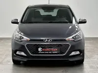 Gebraucht Hyundai i20 Style 90 PS (66 kW) 2015 Grau Limousine
