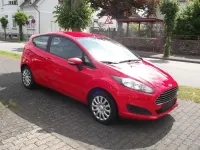 Gebraucht Ford Fiesta Trend 65 PS (47 kW) 2014 Rot Kleinwagen
