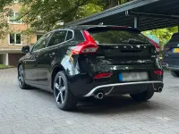 Gebraucht Volvo V40 R-Design 120 PS (88 kW) 2019 Schwarz Kombi