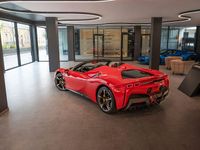 Gebraucht Ferrari SF90 999 PS (734 kW) 2024 Rot Cabrio