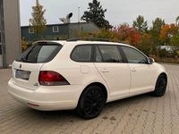 Gebraucht VW Golf VI 105 PS (77 kW) 2010 Weiß Kleinwagen