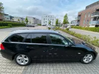 Gebraucht BMW 320 184 PS (135 kW) 2011 Schwarz Kombi