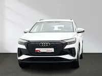 Gebraucht Audi Q4 e-tron Comfort 125 kW (170 PS) 2023 Gletscherweiß metallic SUV
