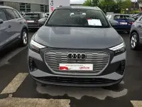 Gebraucht Audi Q4 e-tron Comfort 144 kW (197 PS) 2023 Kieselgrau SUV