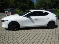 Neu Mazda 3 Homura-Line 140 PS (102 kW) 2026 Arctic white Limousine