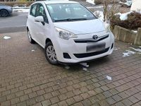Gebraucht Toyota Yaris 99 PS (72 kW) 2012 Weiß Kleinwagen