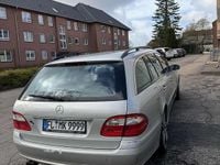 Gebraucht Mercedes E220 Avantgarde 150 PS (110 kW) 2004 Silber Limousine