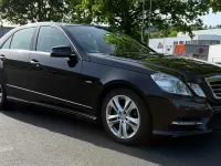 Gebraucht Mercedes E220 Avantgarde 170 PS (125 kW) 2012 Schwarz Limousine