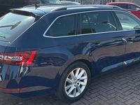 Gebraucht Skoda Superb Style 150 PS (110 kW) 2016 Blau Kombi