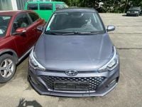 Gebraucht Hyundai i20 Trend 101 PS (74 kW) 2019 Grau Limousine