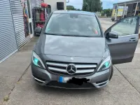 Gebraucht Mercedes B180 108 PS (79 kW) 2012 Grau Kleinwagen