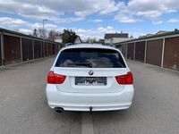 Gebraucht BMW 318 Sport Line 143 PS (105 kW) 2009 Weiß Kombi