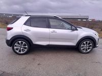 Używany Kia Stonic Vision 120 KM (88 kW) 2018 Srebrny SUV