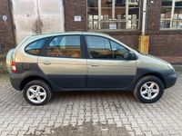 Gebraucht Renault Scénic 139 PS (102 kW) 2001 Grün Van / Kleinbus