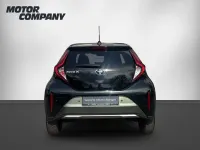 Gebraucht Toyota Aygo X X-plore 72 PS (52 kW) 2022 Cardamon green metallic/ night sky black SUV