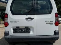 Gebraucht Peugeot Partner Premium 99 PS (72 kW) 2019 Weiß Van / Kleinbus