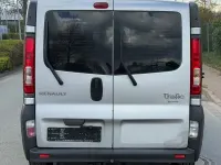 Gebraucht Renault Trafic 145 PS (106 kW) 2006 Silber Van / Kleinbus