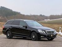 Gebraucht Mercedes E200 Avantgarde 375 PS (275 kW) 2010 Schwarz Limousine