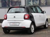 Gebraucht Smart ForFour Passion 71 PS (52 kW) 2015 Weiß Kleinwagen